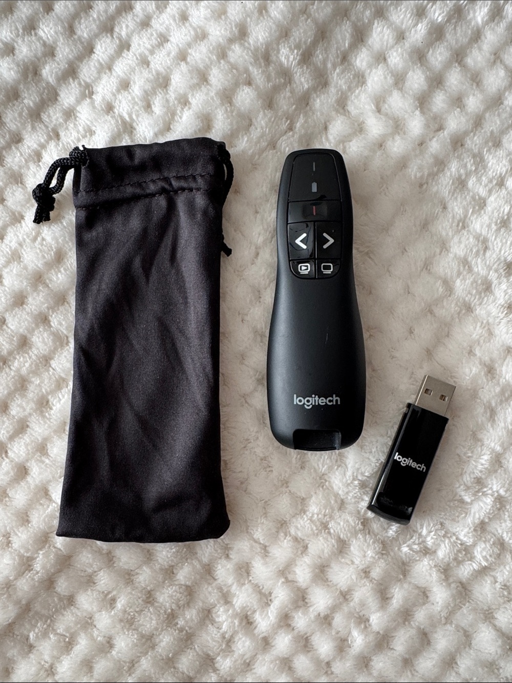 🖱️ 🔴Logitech R400 Wireless Presentation Remote with Red Laser Pointer